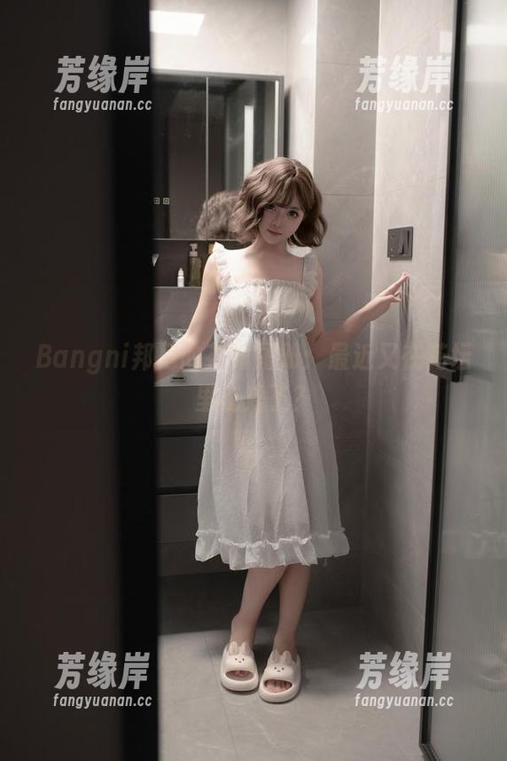 Bangni邦尼 Bangni邦尼的花嫁图册:最近又在花坛里走秀了?