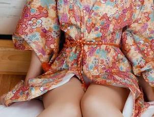 GIRLT果团网 – 最新的红裙，莫雅琪又..呃，是在传达什么深意吗？图包欣赏一下
