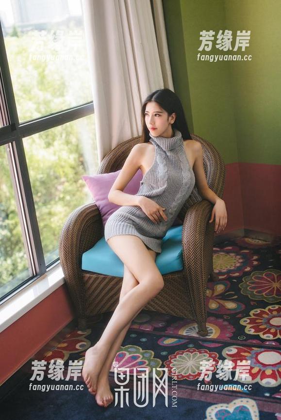 GIRLT果团网 - 看酸酱兔穿牛仔裤，简直是照片里的另一个人，哦，这肌肉线条真让人在想，健身房有女神吗？