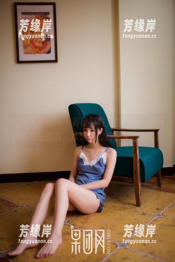 GIRLT果团网 - 黄歆苑与海的约定，图片似乎在提醒我，冰淇淋必须更快吃掉喔。