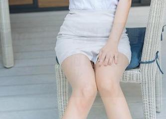 HuaYang花漾 – 感谢小海臀Rena，短裙图片里的资源顿时让周围的空气变得紧张。