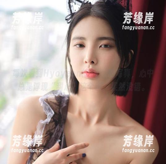 每次看到Hyoyeon(김효연)的写真，心中总是浮现“甜心”这个词，果然没错。