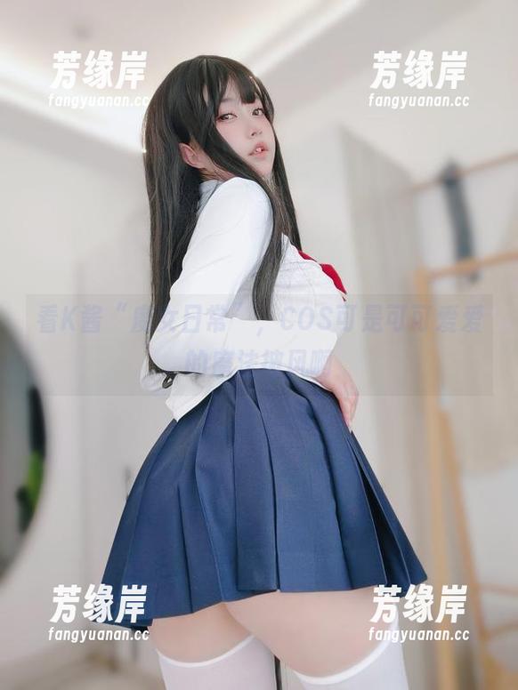 看K酱“魔女日常”，COS可是可可爱爱的魔法披风啊
