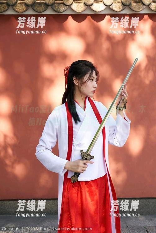 MiiTao蜜桃社-木楠Nan MiiTao蜜桃社 - 踩踏职业装的界限,木楠Nan的网盘写真带你追逐!