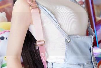 MiiTao蜜桃社 – 高清泳池写真，绯月樱-Cherry在水中游走，哦，那水面的涟漪让我想了不少