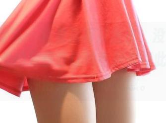 ROSI写真 – 杨晨晨再次出击，没想到这套无圣光的装扮会让她看起来如此放松，有种恰到好处的随意。