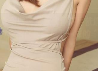 UGirls尤果网 – 把视线停在乔依琳的美脚上，写真原图让你看见不一样的“小脚丫”