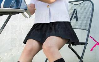 UGirls尤果网 – 赵伊彤：校园全套原图中的追光神器！有时候我在想，她的发型能否影响整张图的分数。
