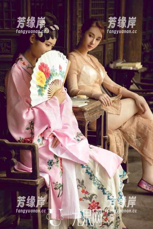 UGirls尤果网 - 韩恩熙的户外写真：风景不错，但更在乎摄影时的姿势！合集收下吧！