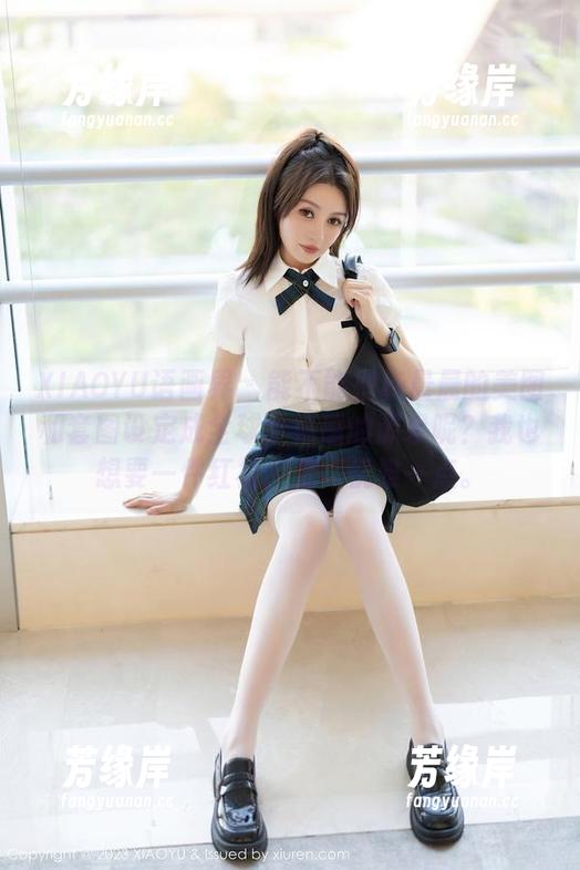 XIAOYU语画界-杨晨晨 XIAOYU语画界 - 能不能把杨晨晨的美图和套图设定成全球幸福感的源泉呢?我也想要一件红裙,变得优雅一点。