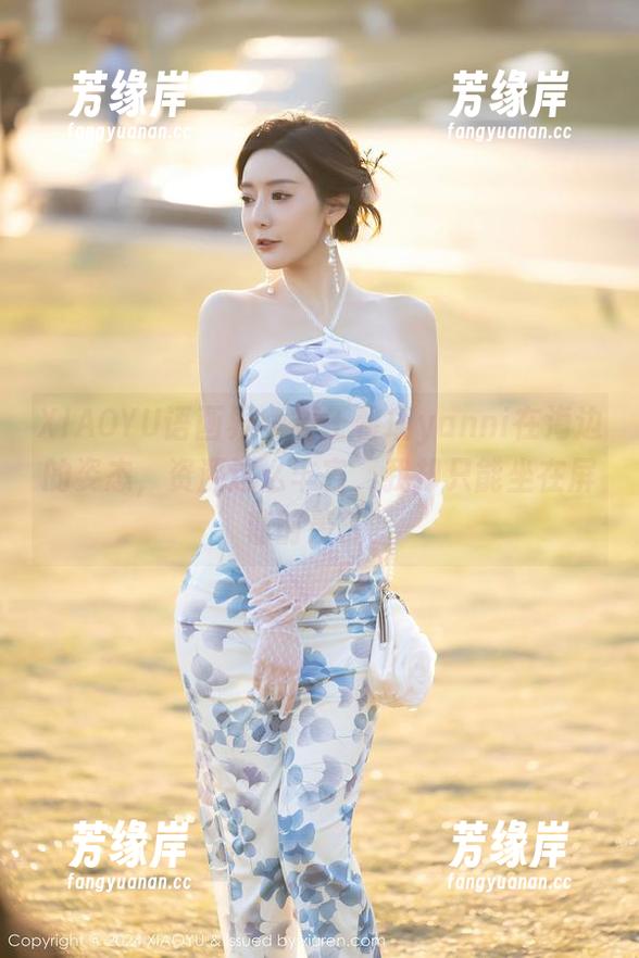 XIAOYU语画界 - 看王馨瑶yanni在海边的姿态，资源这么丰富，我却只能坐在屏幕前羡慕。