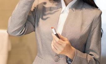 Xiuren秀人网 – 灰丝划过，美图流转，Elise谭晓彤和无圣光的碰撞像极了工艺品展览。
