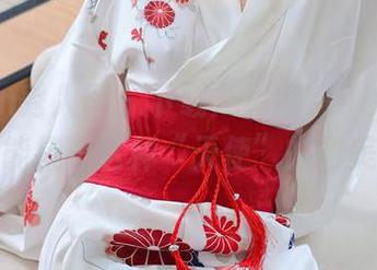 Xiuren秀人网 – 下载严利娅Yuliya全集，谁能抗拒这种“天使”的甜美呢？