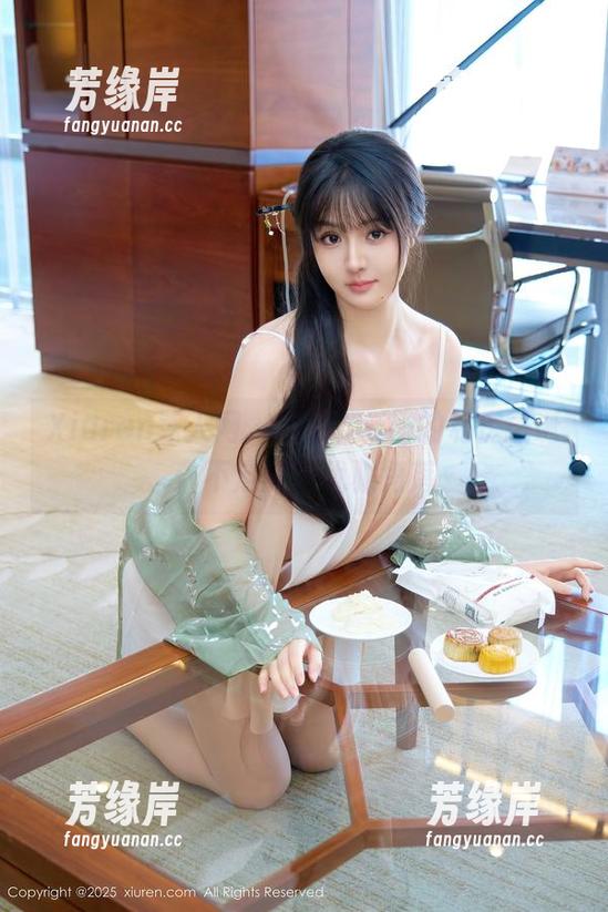 Xiuren秀人网 - 娜娜baby的私房圣诞：不定期的优雅角落