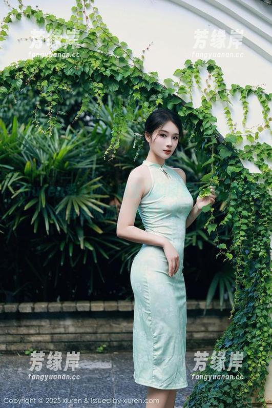 Xiuren秀人网 - 曦宝儿的图集分享，看似简单的制服，竟然是个大坑！