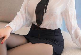 Xiuren秀人网 – 穿上礼服的沈蜜桃off，迷得你不自觉点开美图精选，轻松换脸哦！
