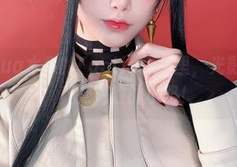 在aqua水淼的Fantia作品里，光影交错，真是探险的小路！