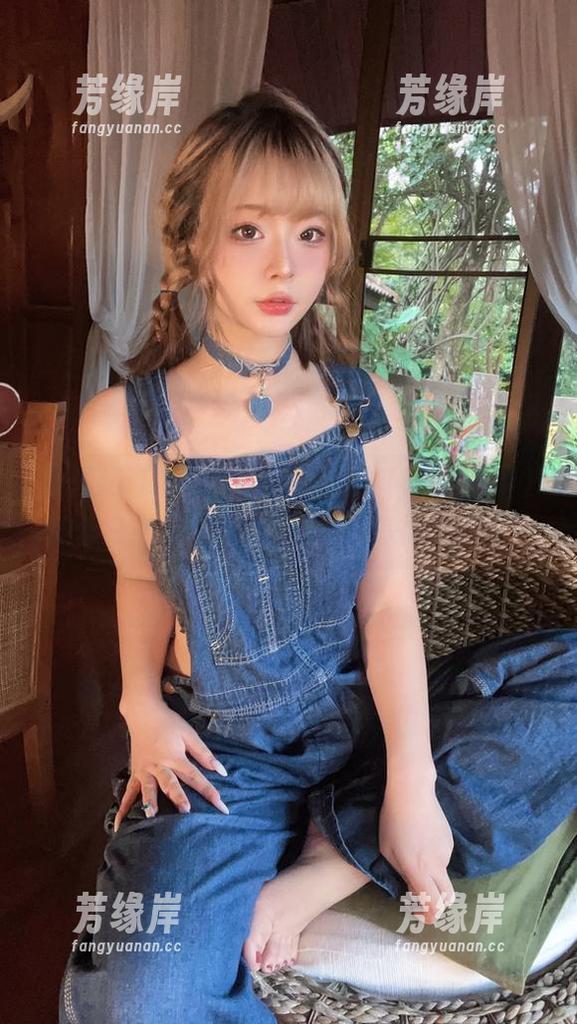 美图精选来袭，yuuhui玉汇(kokuhui)的蓝白条少女，究竟能激发怎样的审美？