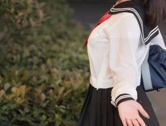 这套镂空作品，yuuhui玉汇怎么把空和美结合得这么自然？