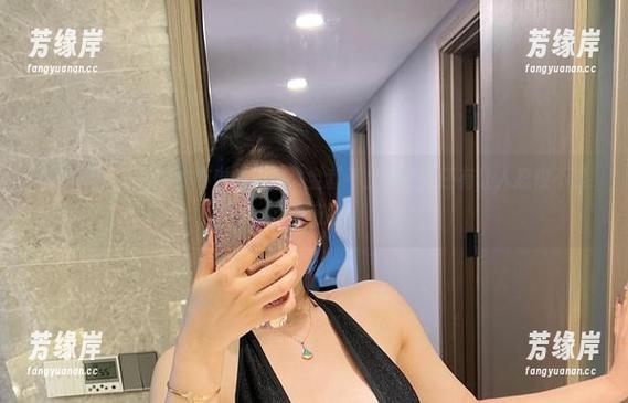 微密圈 - 不爱笑的赛琳的图包：全套不止颜值，还有让人忍俊不禁的现场感！