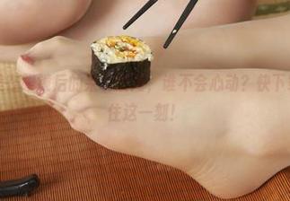 丽柜 – 由美在眼镜后的呆萌瞬间，谁不会心动？快下载照片，留住这一刻！