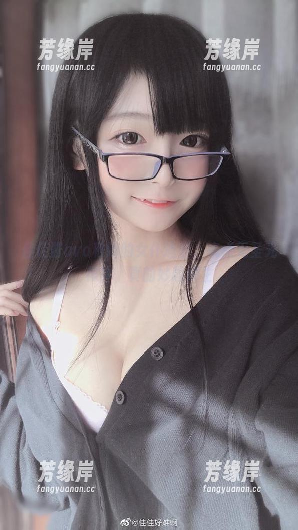 佳佳酱ovo和她的女仆造型，来点无圣光作伴，真的妙趣横生