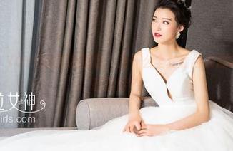 克拉女神 – YOYO的美足图包，为什么全套看起来总有一双隐形鞋陪伴？
