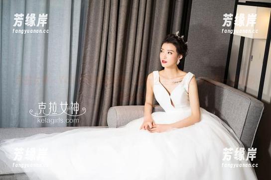 克拉女神-YOYO 克拉女神 - YOYO的美足图包,为什么全套看起来总有一双隐形鞋陪伴?