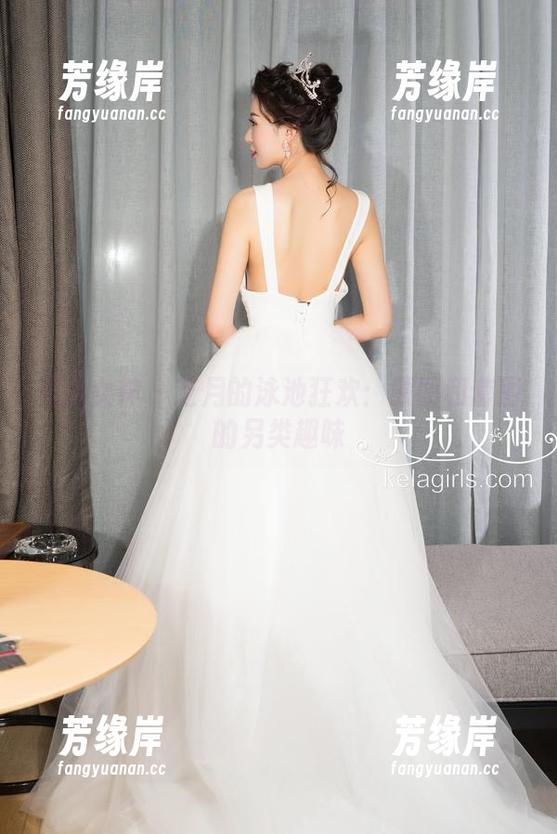 克拉女神-芝月 克拉女神 - 芝月的泳池狂欢:原图和套图的另类趣味