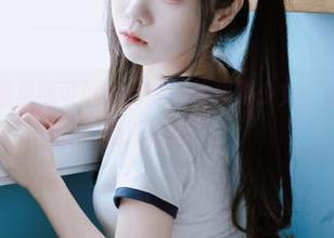在私房合集里逛可可小白兔的体操服少女，总有些意外的“惊喜”。