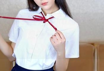 嗲囡囡 – 方绮言Ayaka和她的美脚，原图给我一万种想像，怎么会有这么漂亮的双足？