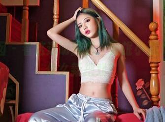 嗲囡囡 – 看这透明图包，流氓小巫女在玩什么新把戏？