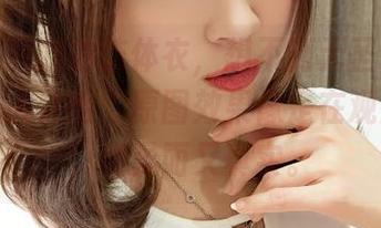 小女巫露娜的连体衣，想不到无圣光也能这么引人注意，原图效果像是在观察什么，诡异而又真实。