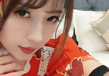 小女巫露娜的“甜心”照片合集——认真观察，发现了什么新鲜的细节？总让人欲罢不能。