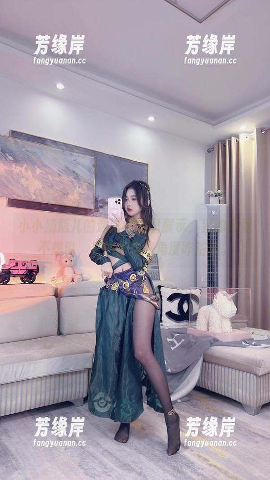 小小奶瓶儿的迦南：原图展示，别的问题不想说，只想看看这角度咋拍的。
