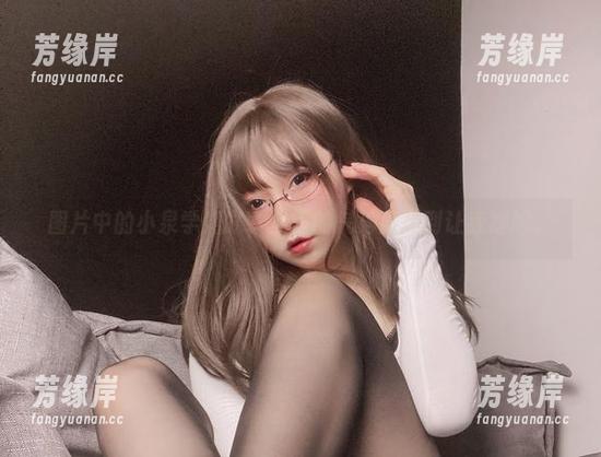 小泉学姐吖 图片中的小泉学姐吖,女王的气势猛烈到让我尴尬。