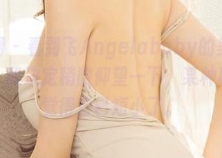 尤果网 – 看到飞Angelababy的美足原图后，我决定稍微仰望一下，某种程度上觉得自己短小了。
