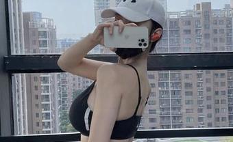 微密圈 – 最新独家！左公子666展示的原图，身姿妙曼到让人想多看几眼～