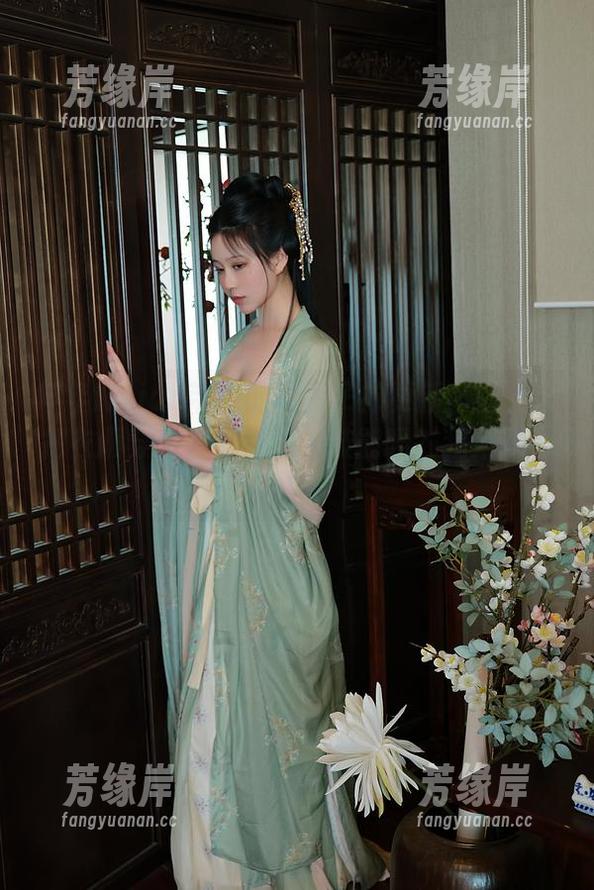 年年Nnian 年年Nnian带来的青青子衿更新:你见过把衣服穿出各种情绪的技能吗?我来教你!