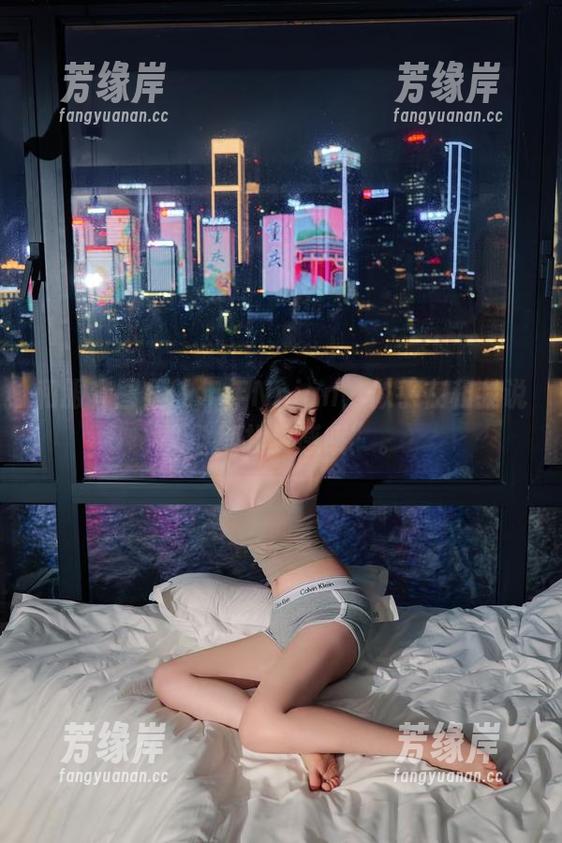 和服套图里的年年Nnian，似乎在和我说“继续找灵感哦”。