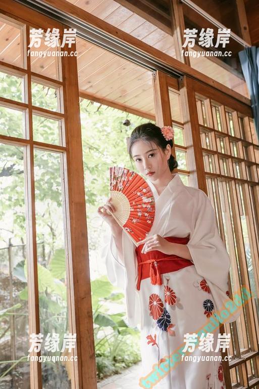 年年Nnian 拍美图不会沉默的年年Nnian,浴缸成景,居然也能玩出新花样!