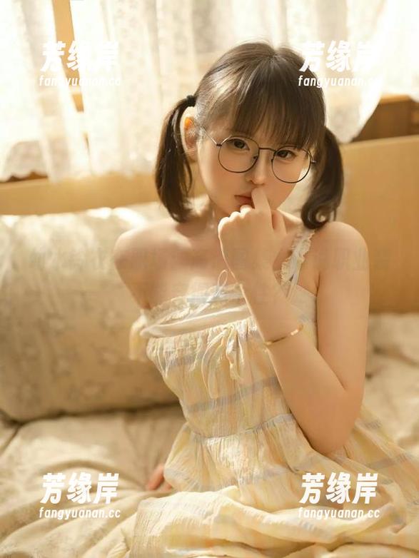 幼水铃衣在职场：高清图集，谁说职业装不能穿得有个性？