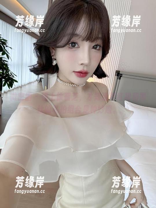徐莉芝 微密圈 - 碰上徐莉芝,才知道枣红裙和黑丝的私拍组合是种妙趣。