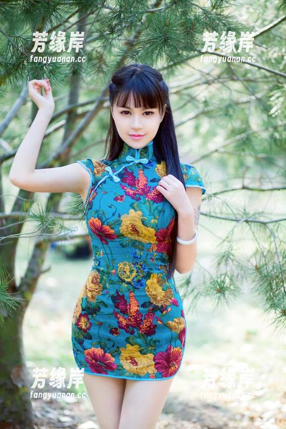 推女郎 - 白色新作，王馨瑶图集，里面藏了多少平静与躁动？