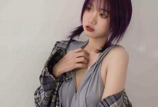 柒柒不可爱的和服说了些不该说的话，无圣光图集里每一幅都想让我追问背后的戏码