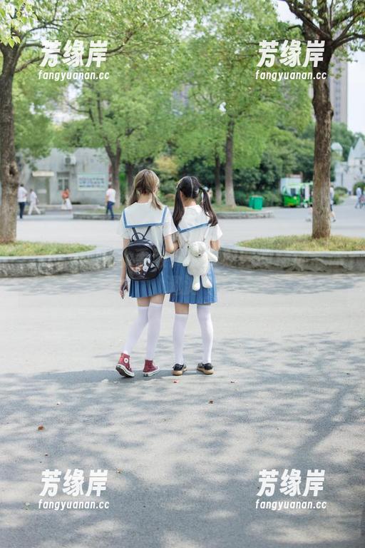 森萝财团 草坪上的JK水手服?森萝财团的精选带你遨游