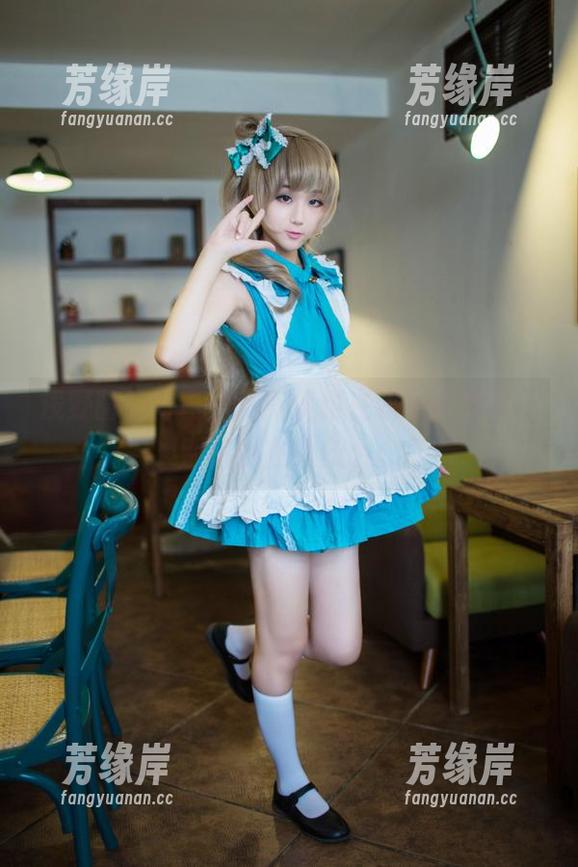 浅野菌子 浅野菌子写真:赫斯缇雅在我眼前晃荡,别问我在想什么。