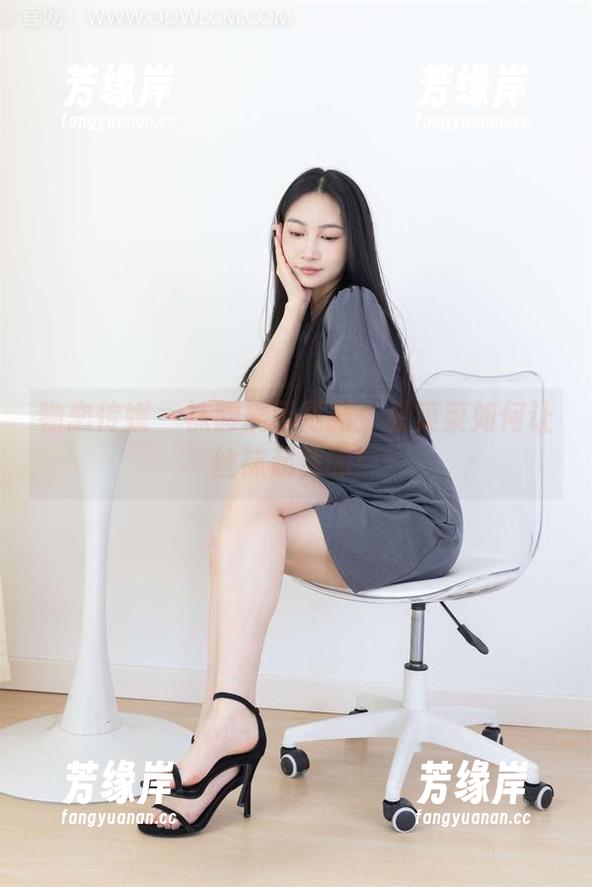 物恋传媒-菜菜 物恋传媒 - 袜腰展示更新:看菜菜如何让丝袜起舞的!