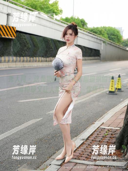 秀人网 - 这是奶酥给短裤套图编织的梦，简约却又让人难以抗拒，你懂的。