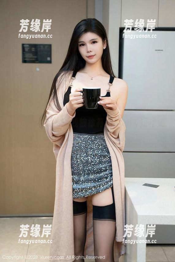 秀人网-徐莉芝Booty 秀人网 - 可怜的我被徐莉芝Booty短裙美腿的美图分享得毫无抵抗力